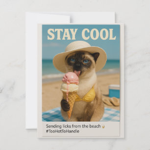 Postal El gato siamés está lamiendo helado, manténgase fr