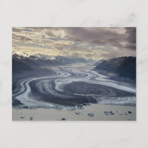 Postal El glaciar Lowell desemboca en el río Alsek en