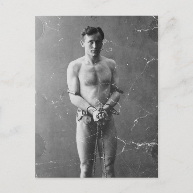 Postal El mago Harry Houdini De Pie En Las Cadenas (Anverso)