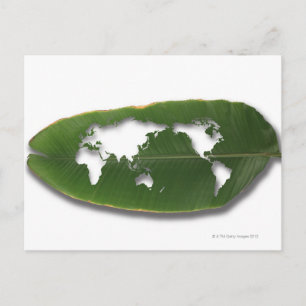 Postal El mapa del mundo de hoja comida por gusanos