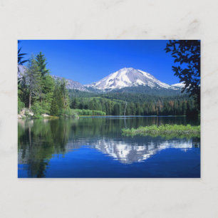 Postal El monte Lassen se eleva sobre el lago Manzanita