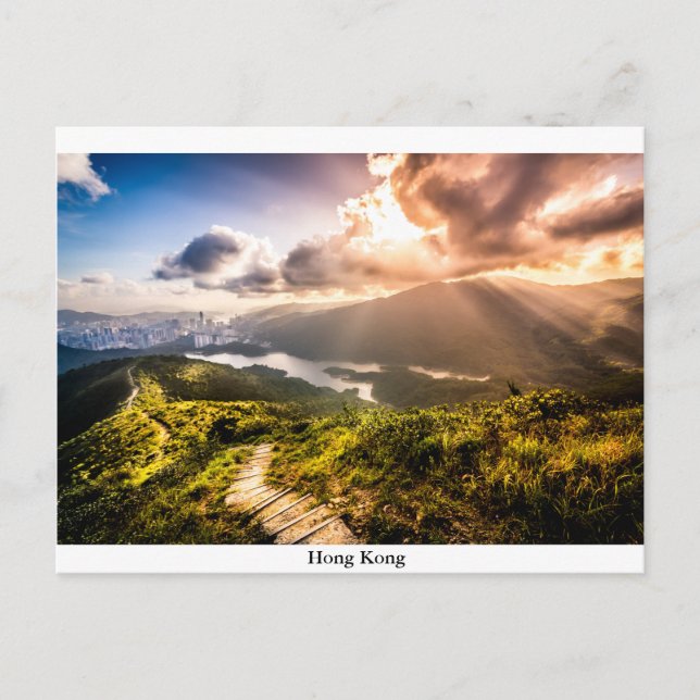 Postal El paisaje montañoso de Hong Kong al atardecer (Anverso)