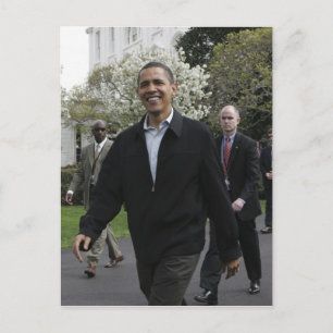 Postal El presidente Obama camina hacia la cancha de balo