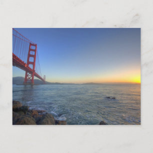 Postal El puente Golden Gate al amanecer desde Fort