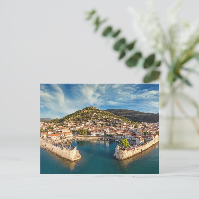 Postal El puerto histórico de Nafpaktos, Grecia