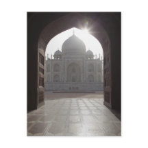 El Taj Mahal atravesado por la puerta de la recepc