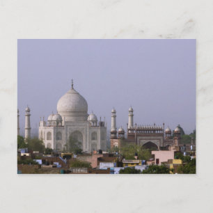 Postal el Taj Mahal domina la ciudad de Agra