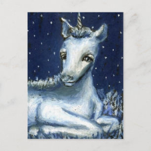 Postal El unicornio bebé bajo un cielo estrellado