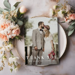 Postal Elegante boda de texto moderno en negrita<br><div class="desc">un diseño de texto blanco elegante y sencillo con un aspecto atrevido y una bonita foto,  la imagen y el texto pueden ser personalizados.</div>