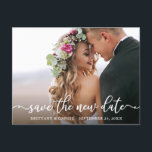 Postal Elegante caligrafía Salva La Nueva Foto De Fecha<br><div class="desc">Guión moderno elegante de caligrafía Salva La Nueva Postcarta De Fotografía De Pareja Pospuesta Boda</div>