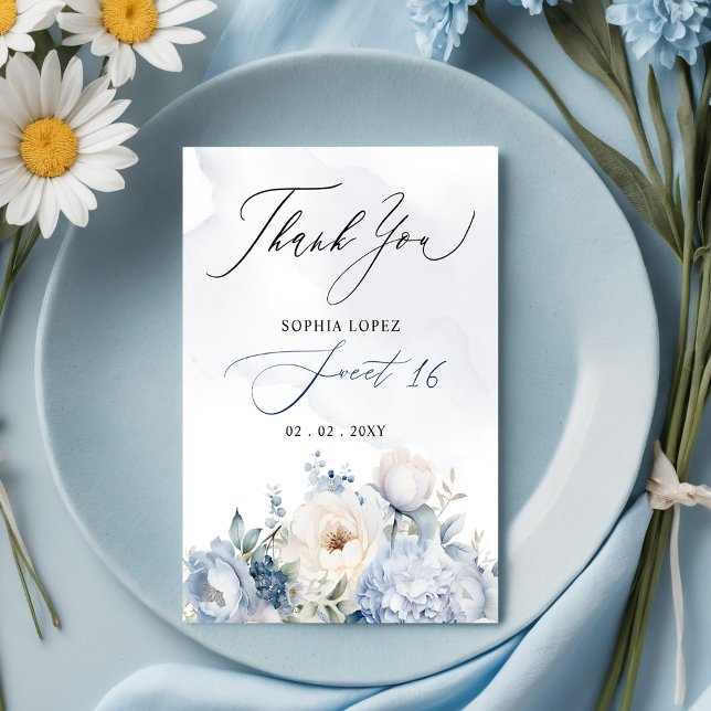Postal Elegante Dusty Blue Floral Sweet 16 Gracias (Elegant Dusty Blue Floral Sweet 16 Thank You Postcard)