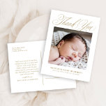 Postal Elegante guión dorado foto bebé gracias<br><div class="desc">Elegant Gold Script Photo Baby Gracias Postcard presenta tres fotos del recién nacido,  junto con una elegante caligrafía de escritura,  y todas las estadísticas del bebé. En la parte trasera hay mucho espacio para ti.</div>