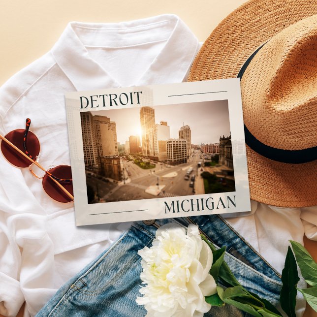 Postal Encanto del paisaje urbano: impresiones de Detroit (Cityscape Charm: Detroit's Impressions Postcard)