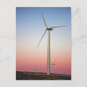Postal Energía eólica de la granja eólica al atardecer