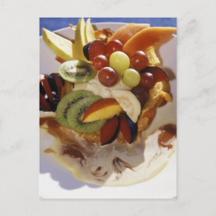 Postal Ensalada de frutas con helado.