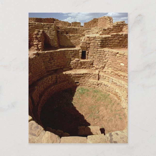 Postal Entrada a un Kiva, construido entre los siglos XI  (Anverso)