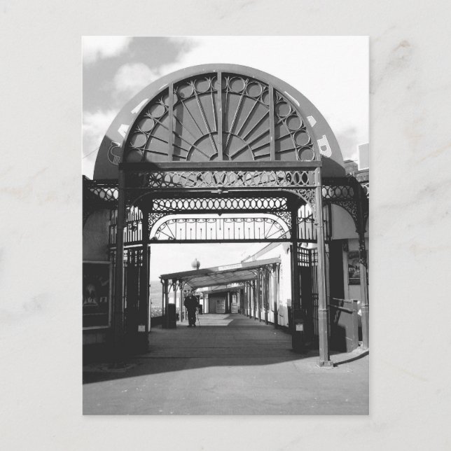 Postal Entrada al muelle norte B/W (Anverso)