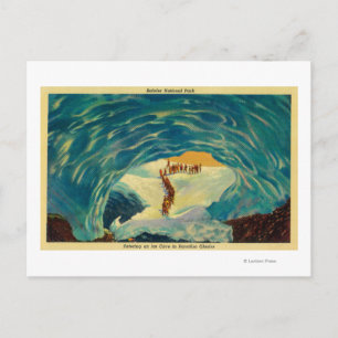 Postal Entrando en una cueva de hielo en el Glaciar Parad