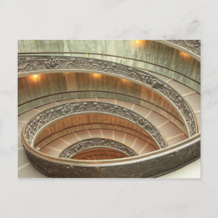 Postal Escalera en el Museo del Vaticano