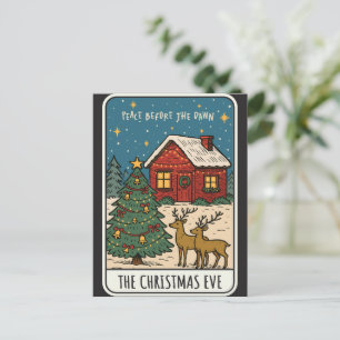 Postal Escena acogedora de Nochebuena: Cabaña, Reno y Árb