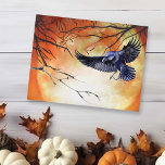 Postal Escena de la luna del Gótico de Halloween Raven Cr<br><div class="desc">Este diseño fue creado a través del arte digital. Se puede personalizar haciendo clic en el botón personalizar y cambiando el color, agregando un nombre, iniciales o tus palabras favoritas. Contáctame en colorflowcreations@gmail.com si quieres tener este diseño en otro producto. Ver más de mis creaciones o seguirme en www.facebook.com/colorflowcreations, www.instagram.com/colorflowcreations,...</div>
