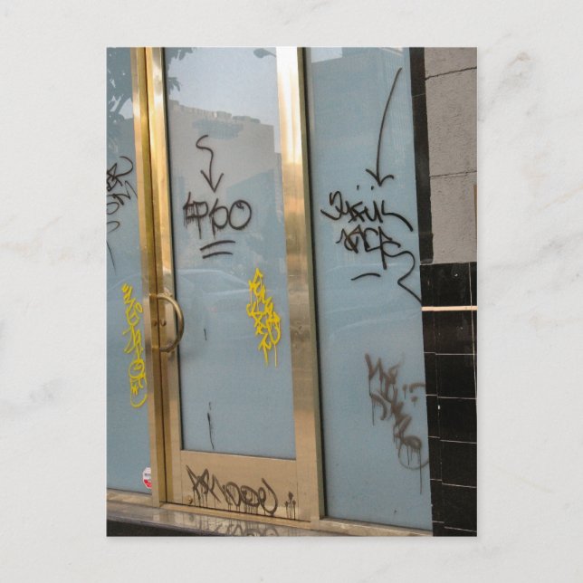 Postal escribiendo en la puerta (Anverso)