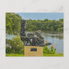 Postal Escultura conmemorativa desgastada por el clima