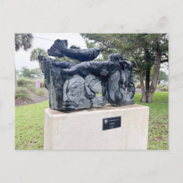 Postal Escultura de Figuras Entrelazadas