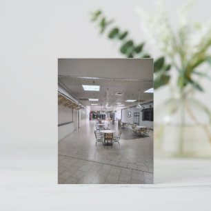 Postal Espacio liminal casi abandonado foodcourt de un ce