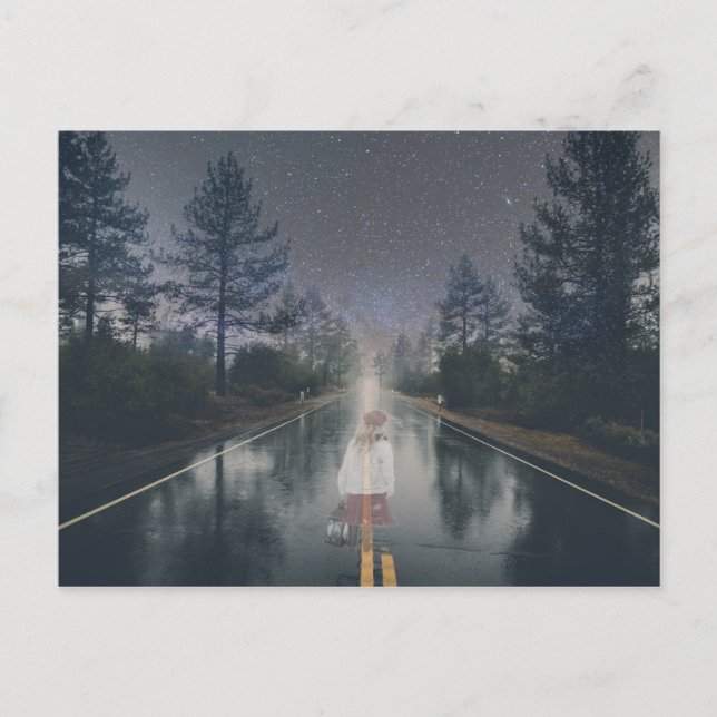 Postal Espectacular Chica en la carretera Noche Halloween (Anverso)