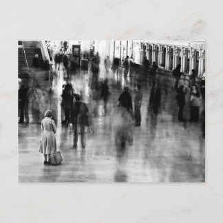 Postal Esperando en la estación Grand Central