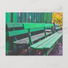 Postal Esperando los bancos del Parque Verde