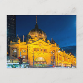 Postal Estación de Flinders en Melbourne por la noche