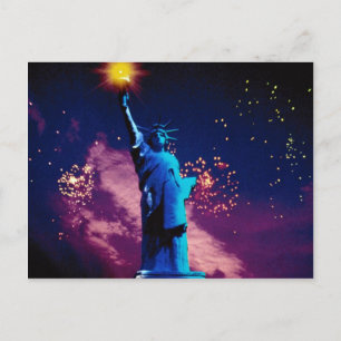 Postal Estatua de la Libertad con fuegos artificiales