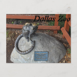 Postal Estatua de Lemur Lookout