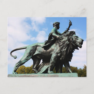 Postal Estatua de león y hombre