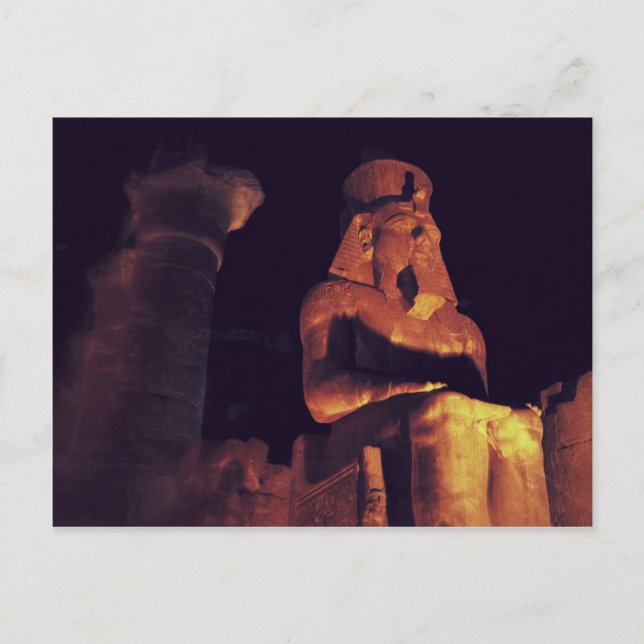 Postal Estatua del rey en el templo de Luxor en Egipto de (Anverso)