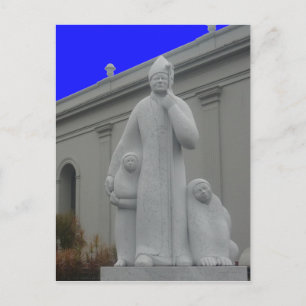 Postal estatua del sacerdote