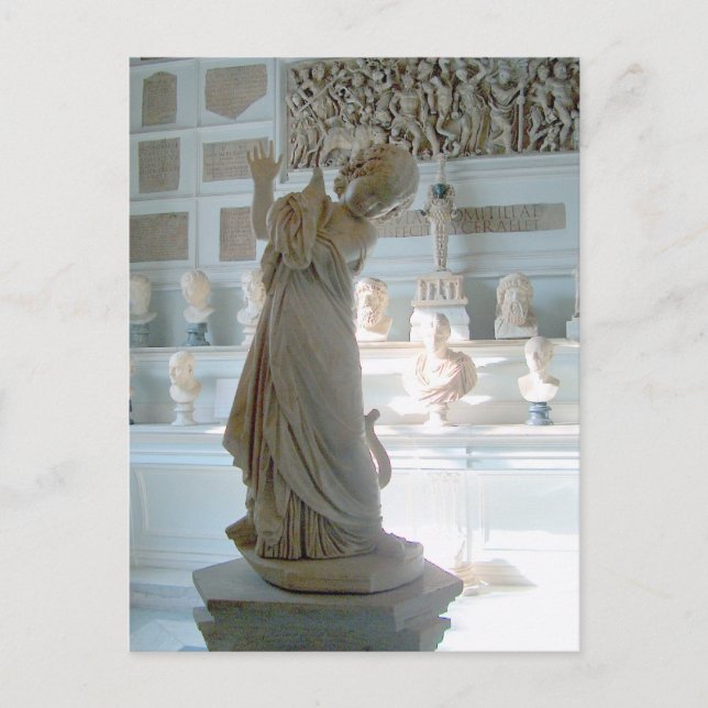 Postal Estatua en el Museo de la Capitonia (Anverso)
