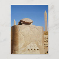 Estatua sagrada del pañuelo en el templo de Amun