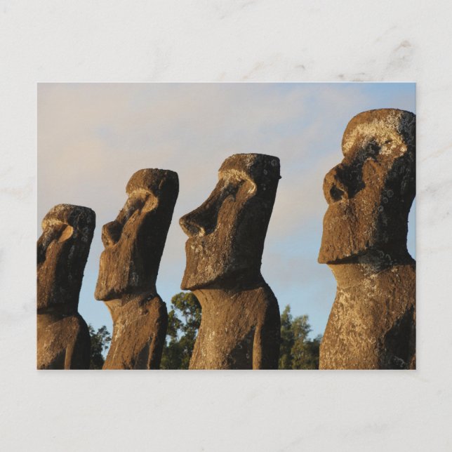 Postal Estatuas de la cabeza de la Isla de Pascua (Anverso)