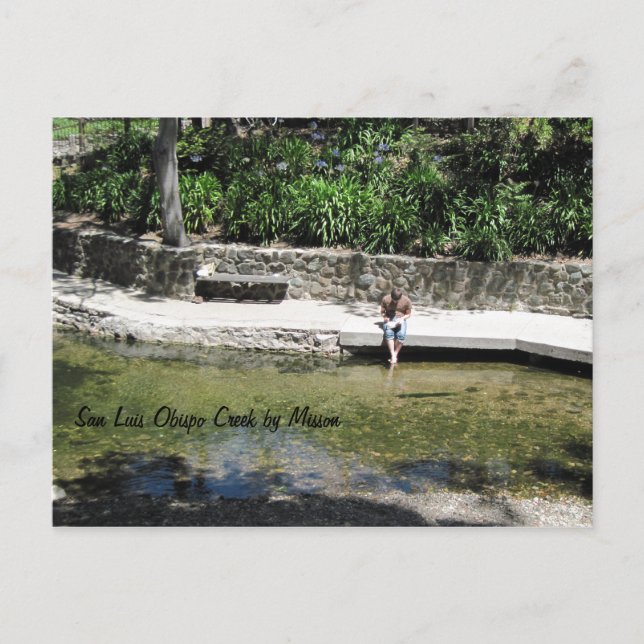 Postal Estudiante con pies en la cala cerca de la misión (Anverso)