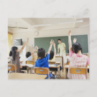 Estudiantes de la escuela primaria en la escuela 2