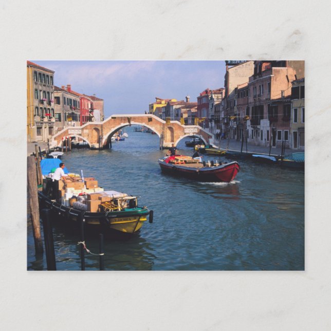 Postal Europa, Italia, Venecia. Barcos que traen (Anverso)