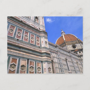 Postal Famosa Iglesia de Doumo en primer plano en Florenc
