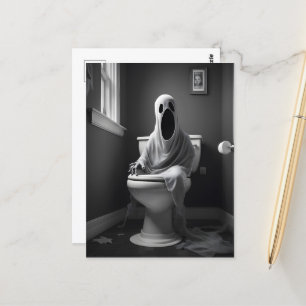 Postal Fantasma divertida sentada en el baño