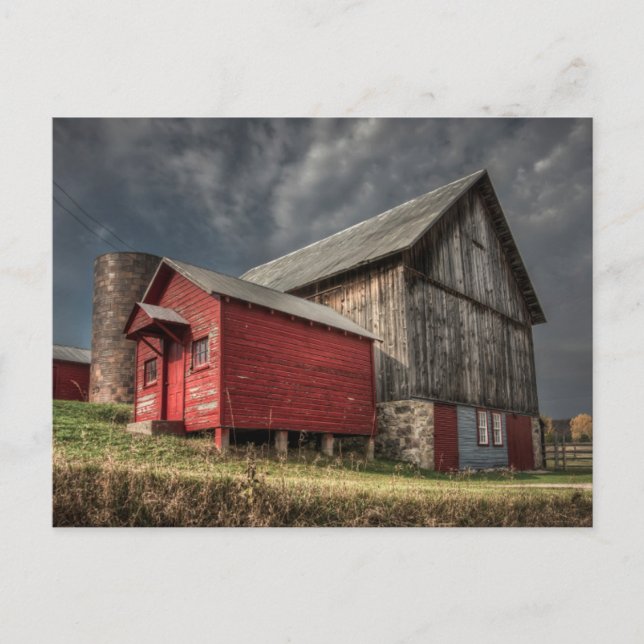 Postal Farms | Red Wooden Barn in Michigan (Anverso)