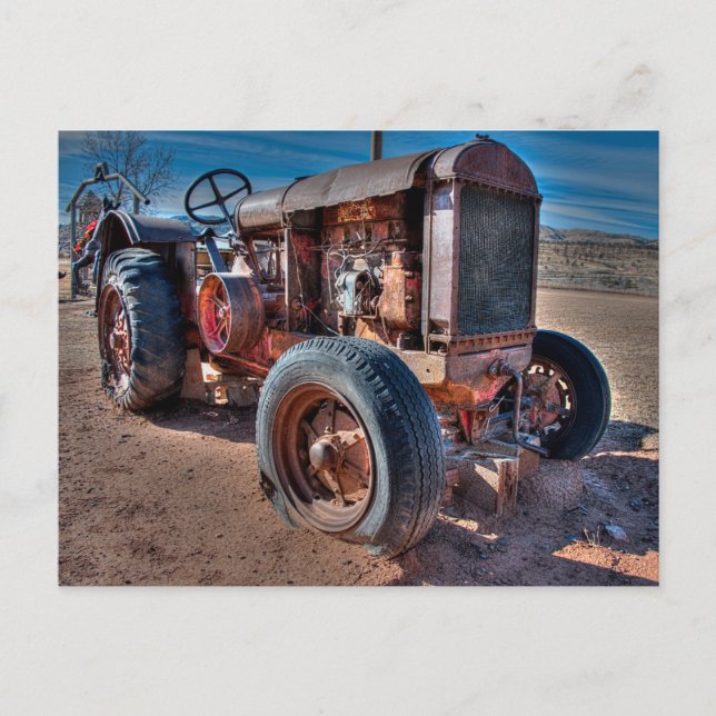 Postal Farms | Rusty Antique Tractor (Anverso)