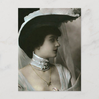 Postal Feather Gorra y Lace Choker