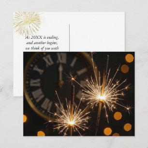 Postal Feliz Año Nuevo Bengalas En Un Reloj De Medianoche